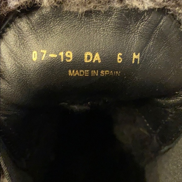 BNWT Stuart Weitzman Winter Fur-Trim Ankle Boots - Picture 9 of 17